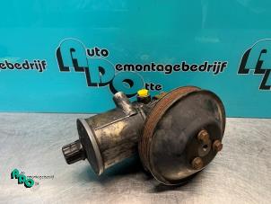 Used Power steering pump Mercedes E (C124) 2.3 230 CE Price € 50,00 Margin scheme offered by Autodemontagebedrijf Otte