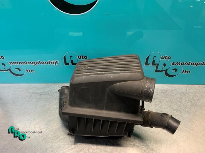 Gebrauchte Luftfiltergehäuse Volkswagen Golf III Cabrio Restyling (1E7) 1.8 Kat. Preis € 35,00 Margenregelung angeboten von Autodemontagebedrijf Otte