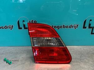 Begagnade Baklykta, vänster Mercedes B (W245) 2.0 B-200 16V Pris € 15,00 Marginaltabell erbjuds av Autodemontagebedrijf Otte