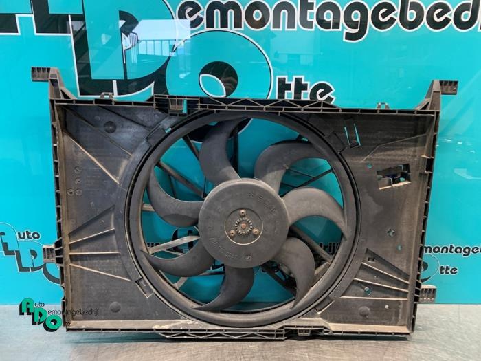 Cooling fans from a Mercedes-Benz B (W245,242) 2.0 B-200 16V 2006