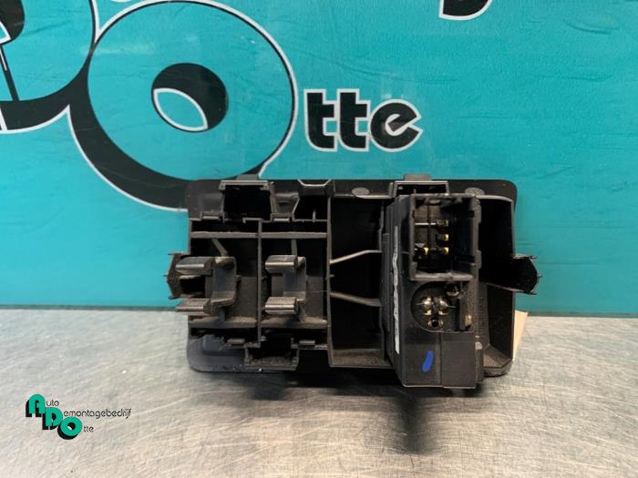 AIH headlight switch from a Renault Clio III (BR/CR) 1.2 16V 65 2007