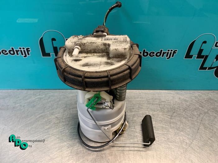 Usagé Pompe à carburant Renault Clio III (BR/CR) 1.2 16V 65 Prix € 20,00 Règlement à la marge proposé par Autodemontagebedrijf Otte