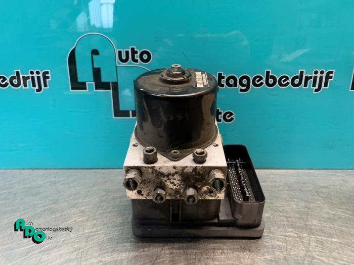 Begagnade ABS-pump Citroen C5 II Berline (RC) 1.8 16V Pris € 30,00 Marginaltabell erbjuds av Autodemontagebedrijf Otte