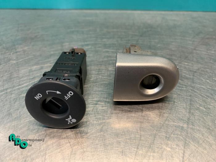 Ignition lock + computer Nissan Note 1.4 16V - 28590AX600 CR14