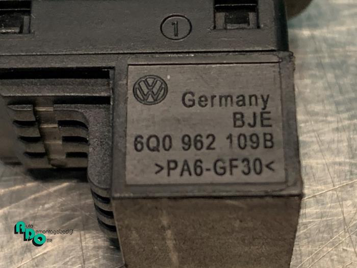 Commutateur d'un Volkswagen Golf VI (5K1) 1.4 TSI 122 16V 2009