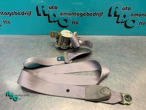 Used Rear seatbelt, right Mazda Demio (DW) 1.3 16V Price € 20,00 Margin scheme offered by Autodemontagebedrijf Otte