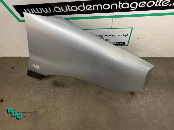 Front wing, right from a Citroën Berlingo 1.9 D 2003