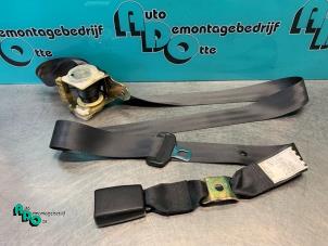 Used Rear seatbelt, centre Lexus IS (E2) 200 2.0 24V Price € 20,00 Margin scheme offered by Autodemontagebedrijf Otte