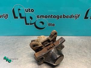 Used Rear brake calliper, left Lexus IS (E2) 200 2.0 24V Price € 25,00 Margin scheme offered by Autodemontagebedrijf Otte