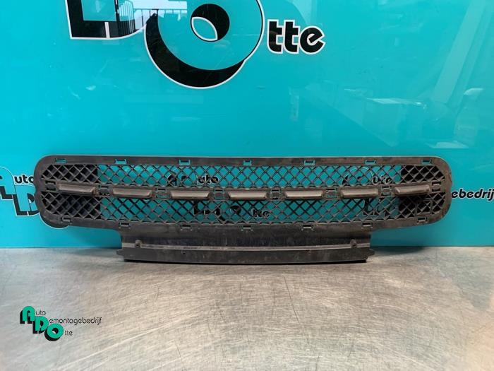 Gebrauchte Grill BMW Mini (R50/53) 1.6 16V Cooper Preis € 25,00 Margenregelung angeboten von Autodemontagebedrijf Otte