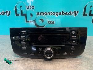 Used Radio CD player Fiat Punto Evo (199) 1.3 JTD Multijet 85 16V Euro 5 Price € 30,00 Margin scheme offered by Autodemontagebedrijf Otte