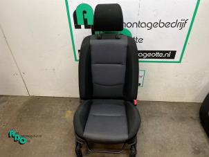 Używane Fotel prawy Mazda 5 (CR19) 1.8i 16V Cena € 75,00 Procedura marży oferowane przez Autodemontagebedrijf Otte