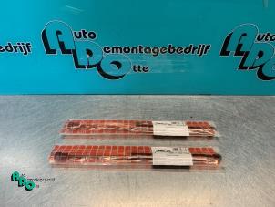 Used Set of tailgate gas struts Smart Fortwo Coupé (450.3) 0.7 Price € 25,00 Margin scheme offered by Autodemontagebedrijf Otte