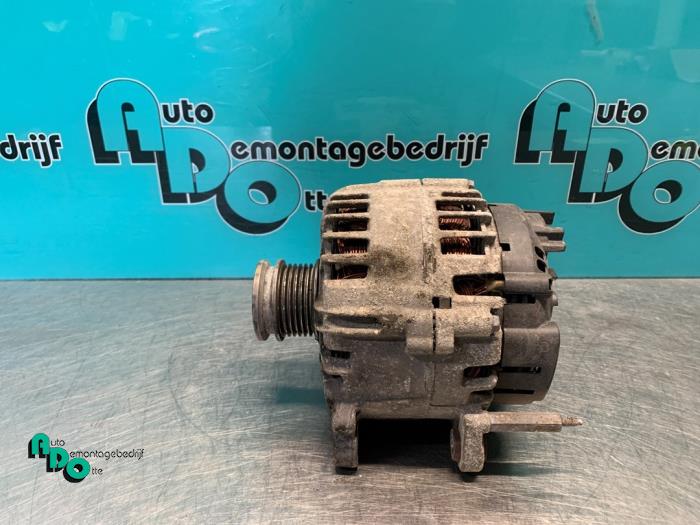 Begagnade Dynamo Volkswagen Golf VII (AUA) 1.2 TSI 16V Pris € 45,00 Marginaltabell erbjuds av Autodemontagebedrijf Otte