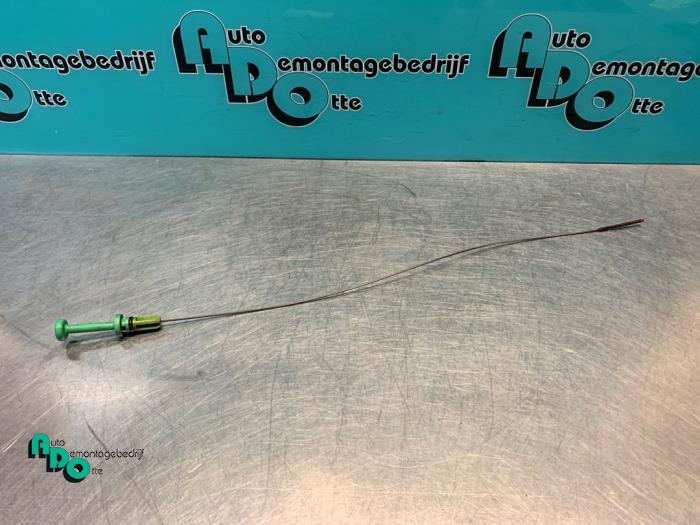 Gebrauchte Ölmessstab Peugeot 207/207+ (WA/WC/WM) 1.4 16V Preis € 15,00 Margenregelung angeboten von Autodemontagebedrijf Otte