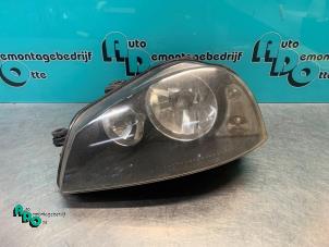 Używane Reflektor lewy Seat Arosa (6H1) 1.4i Cena € 20,00 Procedura marży oferowane przez Autodemontagebedrijf Otte