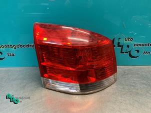 Used Taillight, left Opel Signum (F48) 2.2 direct 16V Price € 30,00 Margin scheme offered by Autodemontagebedrijf Otte