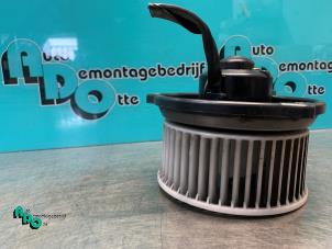 Usados Motor de ventilador de calefactor Toyota Corolla (E11) 1.6 16V Precio € 20,00 Norma de margen ofrecido por Autodemontagebedrijf Otte
