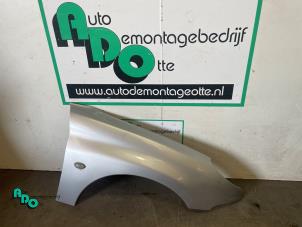 Usagé Aile avant droite Peugeot 206 CC (2D) 1.6 16V Prix € 30,00 Règlement à la marge proposé par Autodemontagebedrijf Otte