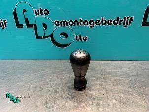 Used Gear stick knob Peugeot 206 SW (2E/K) 1.4 Price € 10,00 Margin scheme offered by Autodemontagebedrijf Otte