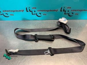 Used Rear seatbelt, left Honda Jazz (GD/GE2/GE3) 1.2 i-DSi Price € 30,00 Margin scheme offered by Autodemontagebedrijf Otte