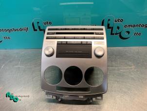 Usagé Radio/Lecteur CD Mazda 5 (CR19) 1.8i 16V Prix € 40,00 Règlement à la marge proposé par Autodemontagebedrijf Otte