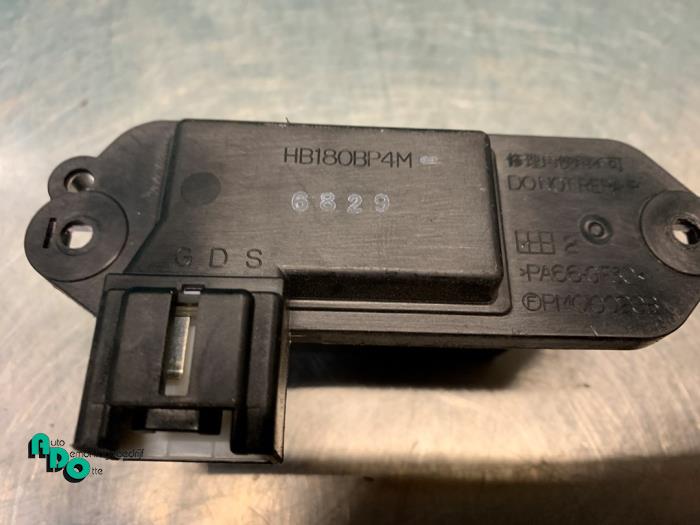 Heater resistor from a Mazda 5 (CR19) 1.8i 16V 2007