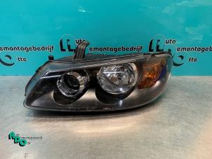 Used Headlight, left Nissan Almera (N16) 1.8 16V Price € 50,00 Margin scheme offered by Autodemontagebedrijf Otte