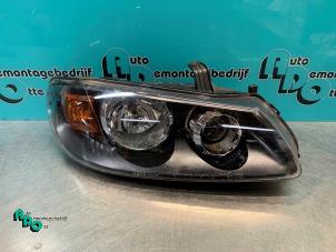 Used Headlight, right Nissan Almera (N16) 1.8 16V Price € 50,00 Margin scheme offered by Autodemontagebedrijf Otte