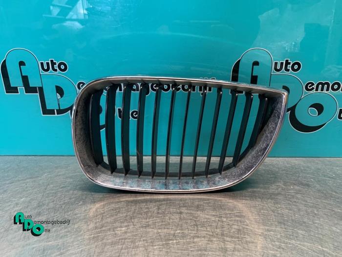 Begagnade Grill BMW 1 serie (E87/87N) 118d 16V Pris € 10,00 Marginaltabell erbjuds av Autodemontagebedrijf Otte