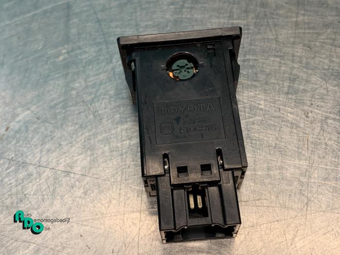 Interruptor luz antiniebla de un Toyota Starlet (EP9) 1.3,XLi,GLi 16V 1997