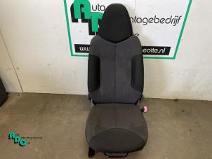 Gebrauchte Sitz rechts Toyota Aygo (B10) 1.0 12V VVT-i Preis € 75,00 Margenregelung angeboten von Autodemontagebedrijf Otte