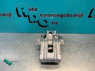 Used Rear brake calliper, left Volkswagen Golf V (1K1) 1.6 FSI 16V Price € 50,00 Margin scheme offered by Autodemontagebedrijf Otte