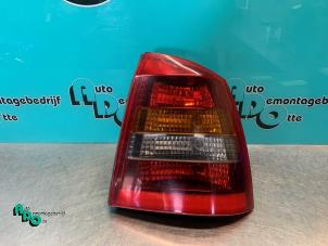 Usados Luz trasera derecha Opel Astra G (F07) 1.8 16V Precio € 20,00 Norma de margen ofrecido por Autodemontagebedrijf Otte