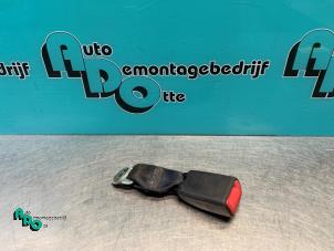 Gebrauchte Sicherheitsgurt Schließe rechts hinten Toyota Aygo (B10) 1.0 12V VVT-i Preis € 10,00 Margenregelung angeboten von Autodemontagebedrijf Otte