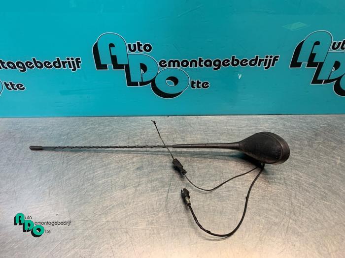 Używane Antena Peugeot 206 (2A/C/H/J/S) 2.0 GTI 16V Cena € 25,00 Procedura marży oferowane przez Autodemontagebedrijf Otte