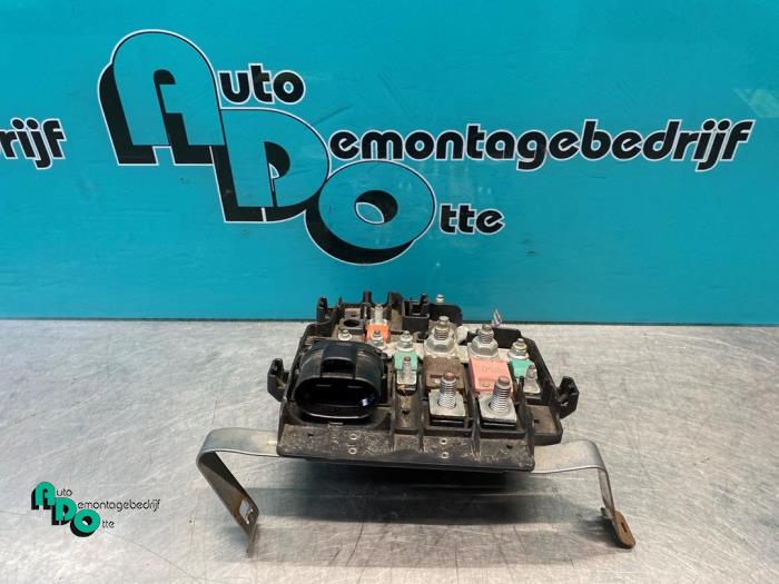 Używane Biegun akumulator Mercedes Citan (415.6) 1.5 109 CDI Cena € 30,00 Procedura marży oferowane przez Autodemontagebedrijf Otte