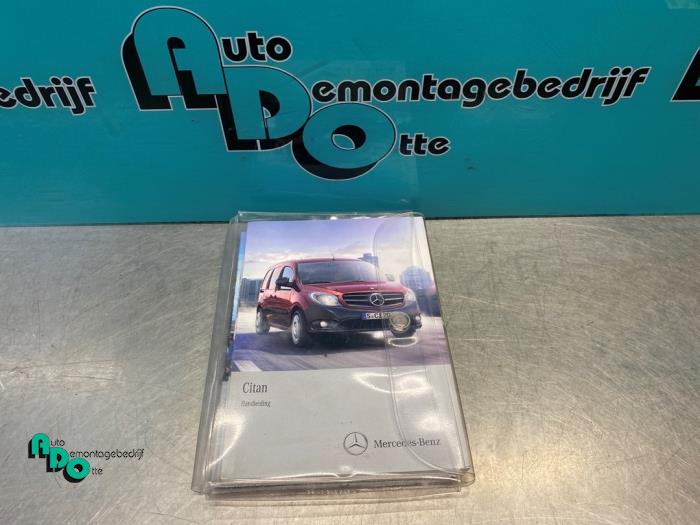 Używane Instrukcja Mercedes Citan (415.6) 1.5 109 CDI Cena € 25,00 Procedura marży oferowane przez Autodemontagebedrijf Otte