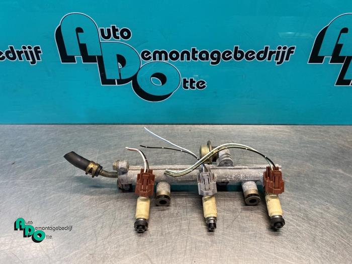 Usagé Système d'injection Daihatsu YRV (M2) 1.0 12V DVVT STi Prix € 35,00 Règlement à la marge proposé par Autodemontagebedrijf Otte