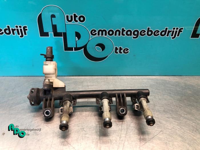 Usagé Système d'injection Peugeot 107 1.0 12V Prix € 20,00 Règlement à la marge proposé par Autodemontagebedrijf Otte