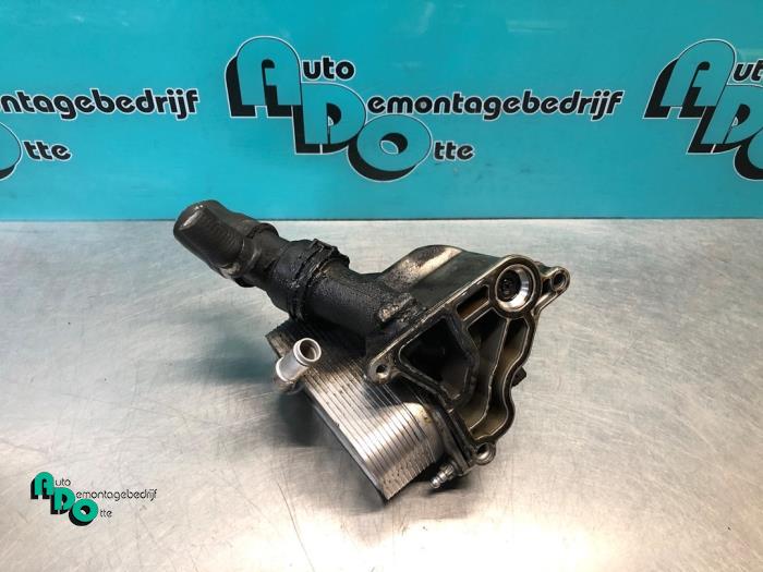 Gebrauchte Ölfiltergehäuse BMW 5 serie (E60) 525i 24V Preis € 85,00 Margenregelung angeboten von Autodemontagebedrijf Otte