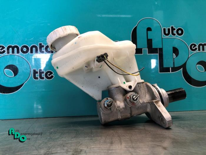 Used Master cylinder Mitsubishi Space Star (A0) 1.0 12V Price € 25,00 Margin scheme offered by Autodemontagebedrijf Otte