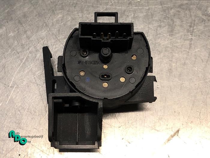 Ignition lock + computer Opel Corsa C 1.0 12V Twin Port - 09183495 Z10XEP