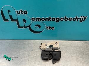 Gebrauchte Rücksitz Schloss BMW 5 serie (E60) 525i 24V Preis € 25,00 Margenregelung angeboten von Autodemontagebedrijf Otte