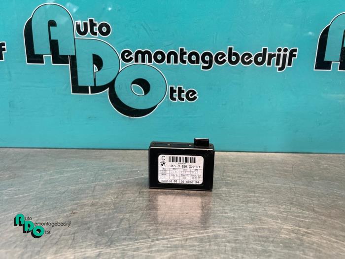 Begagnade Regnsensor BMW 5 serie (E60) 525i 24V Pris € 20,00 Marginaltabell erbjuds av Autodemontagebedrijf Otte