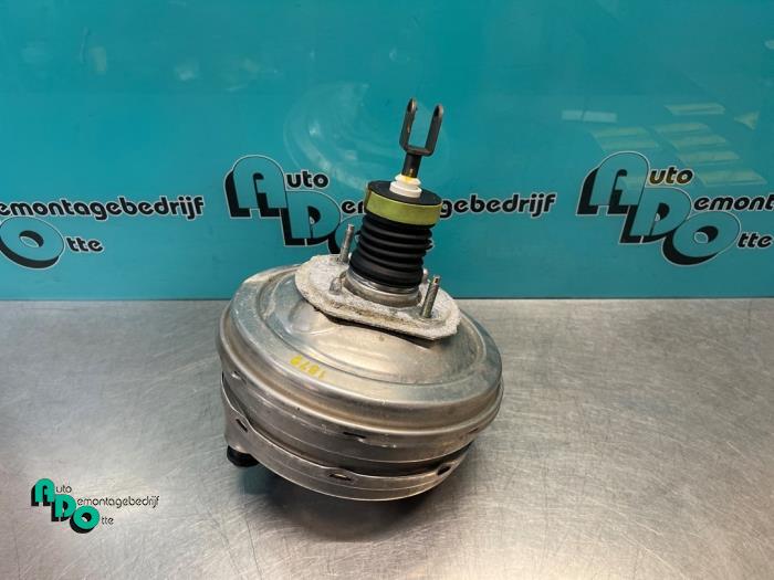 Usagé Servo frein BMW 5 serie (E60) 525i 24V Prix € 45,00 Règlement à la marge proposé par Autodemontagebedrijf Otte