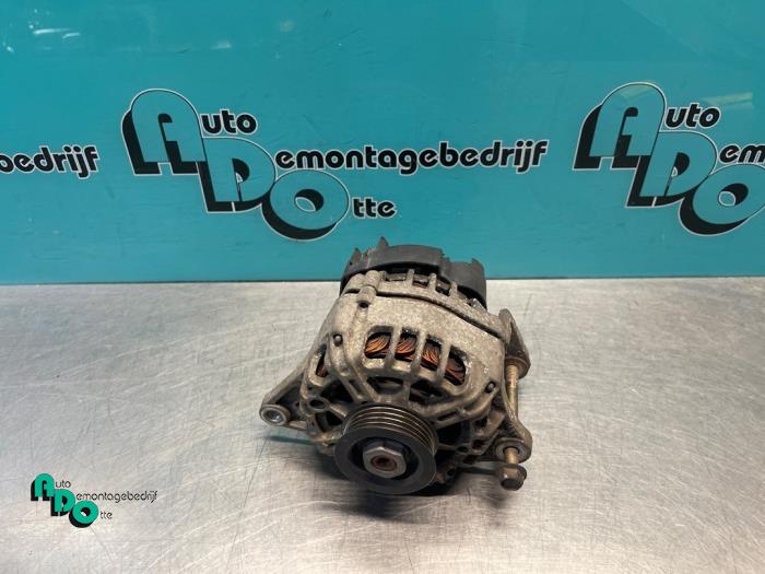 Begagnade Dynamo Nissan Micra (K12) 1.0 16V Pris € 30,00 Marginaltabell erbjuds av Autodemontagebedrijf Otte