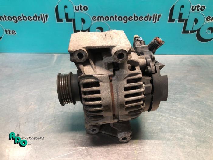 Usagé Dynamo Opel Vectra C Caravan 2.2 DIG 16V Prix € 30,00 Règlement à la marge proposé par Autodemontagebedrijf Otte