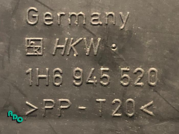 Rücklicht links van een Volkswagen Golf III (1H1) 1.6 i 1995