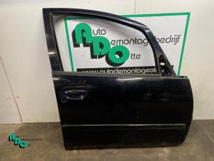 Używane Drzwi prawe przednie wersja 4-drzwiowa Mitsubishi Colt (Z2/Z3) 1.5 16V CZ3 Cena € 50,00 Procedura marży oferowane przez Autodemontagebedrijf Otte
